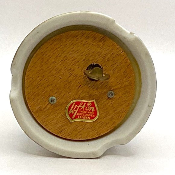 Lefton’s Musical Treasures Happy Birthday Song Angel January - Picture 4 of 4